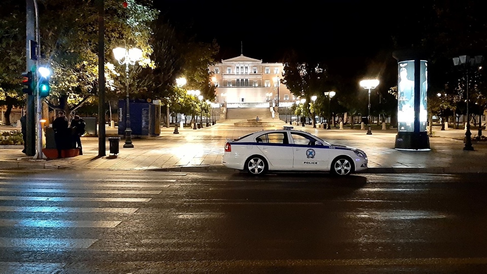 Απαγόρευση κυκλοφορίας: Οδοιπορικό της «Κ» στην άδεια Αθήνα (εικόνες)-11