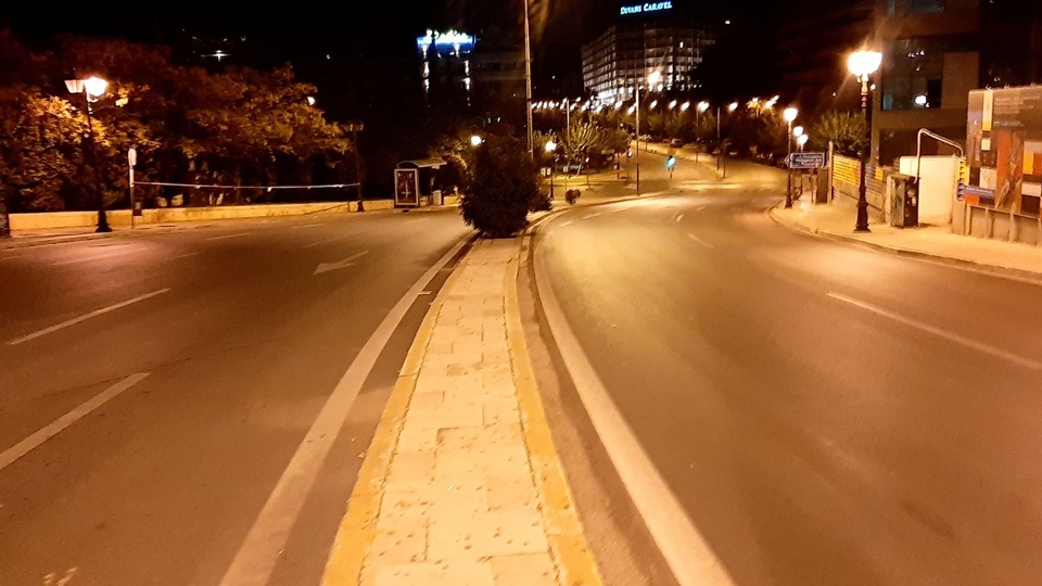 Απαγόρευση κυκλοφορίας: Οδοιπορικό της «Κ» στην άδεια Αθήνα (εικόνες)-16