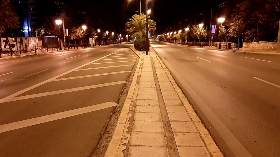 Απαγόρευση κυκλοφορίας: Οδοιπορικό της «Κ» στην άδεια Αθήνα (εικόνες)-15