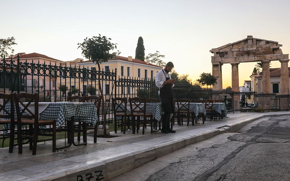 Όλα τα νέα μέτρα – Τι αλλάζει από την Τρίτη-2