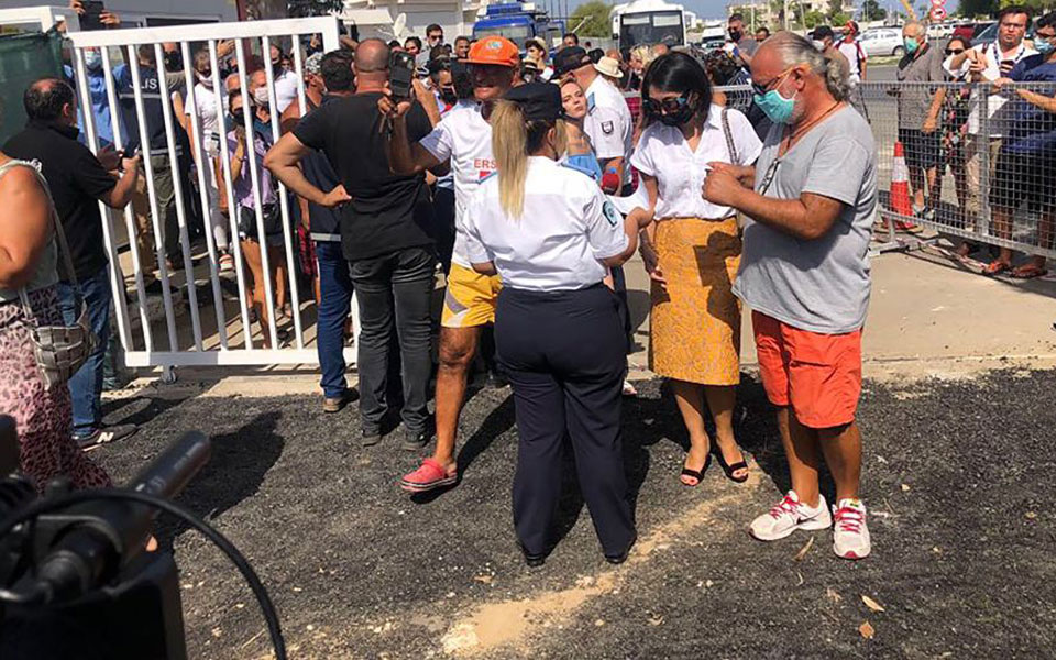 Τουρκική «φιέστα» στα Βαρώσια-4