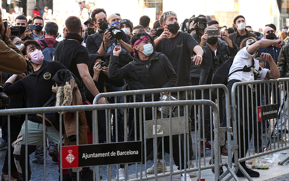 καταλωνία-επεισόδια-μετά-την-απόφαση-561119689