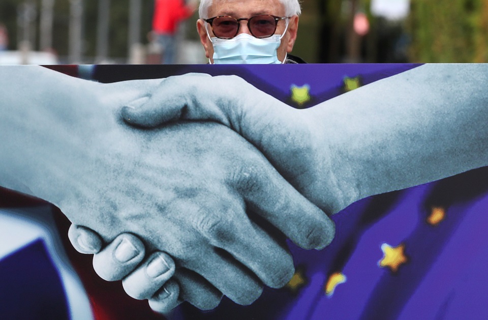 deutsche-bank-υψηλό-το-κόστος-του-brexit-είτε-με-deal-είτ-561129268