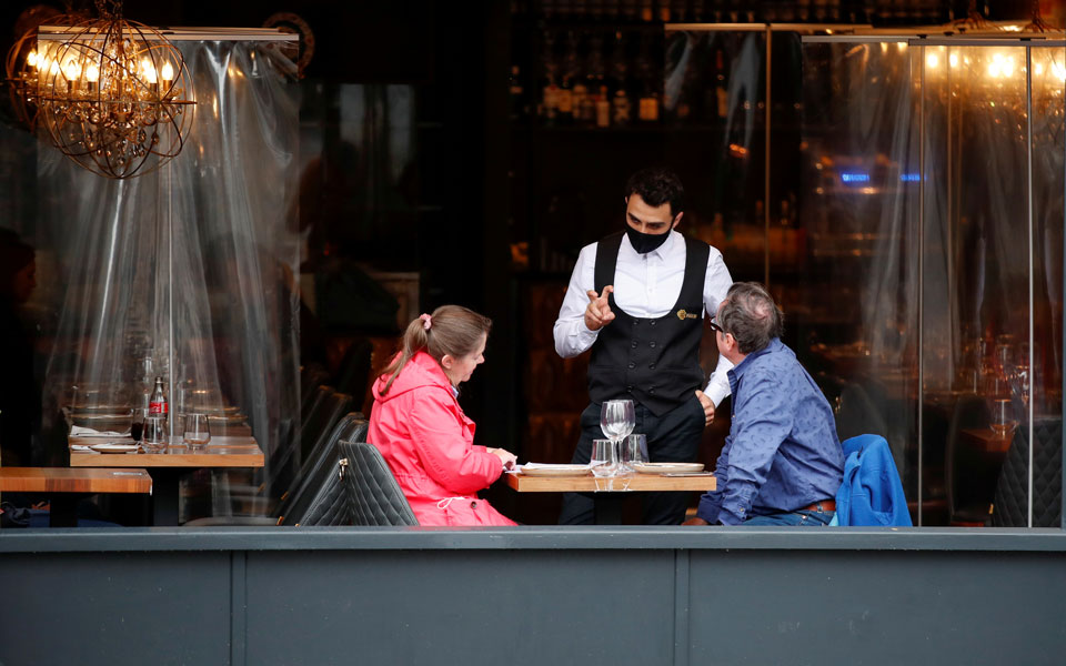 βρετανία-διπλασιάστηκε-ο-ημερήσιος-α-561110764