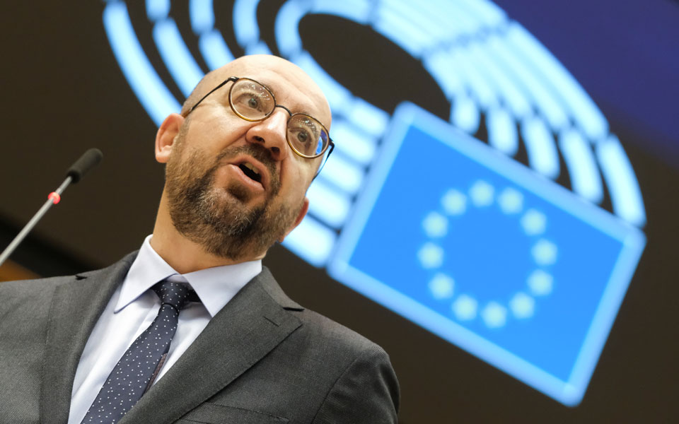 μισέλ-το-λονδίνο-να-λάβει-μια-απόφαση-γ-561125419