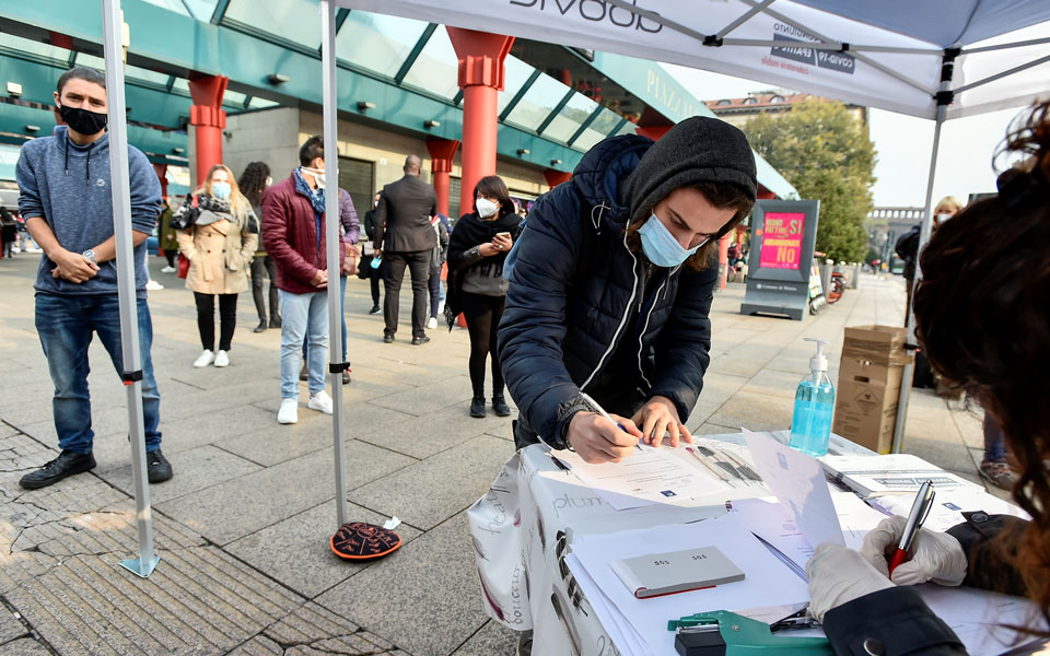 Συναγερμός στην Ευρώπη λόγω Covid: Νέα μέτρα για τον περιορισμό της διασποράς-3