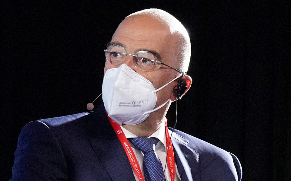 δένδιας-επιτρέψαμε-στην-τουρκία-να-με-561109318