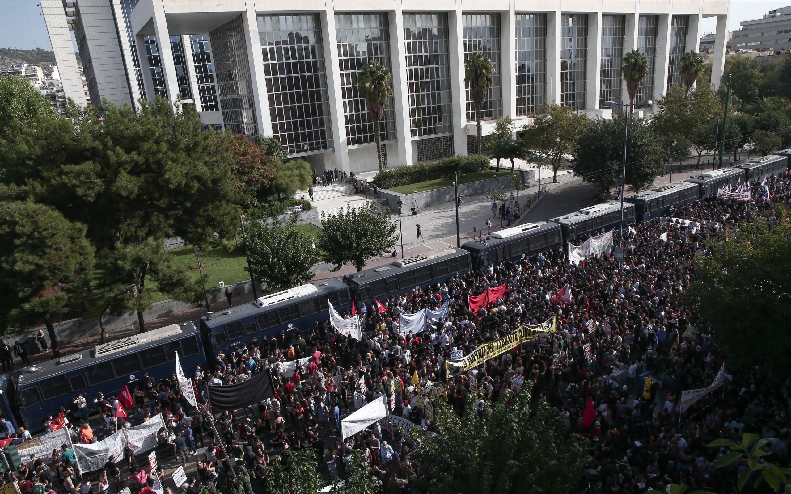 η-μεγαλύτερη-δίκη-φασιστών-από-τη-νυρ-561107347