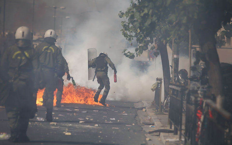 Δίκη Χρυσής Αυγής: Πανηγυρισμοί και επεισόδια μετά την δικαστική απόφαση-7