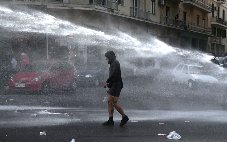 Δίκη Χρυσής Αυγής: Πανηγυρισμοί και επεισόδια μετά την δικαστική απόφαση-2