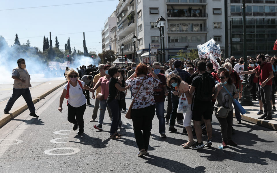 Ένταση στο πανεκπαιδευτικό συλλαλητήριο στην Αθήνα – Δύο προσαγωγές-2
