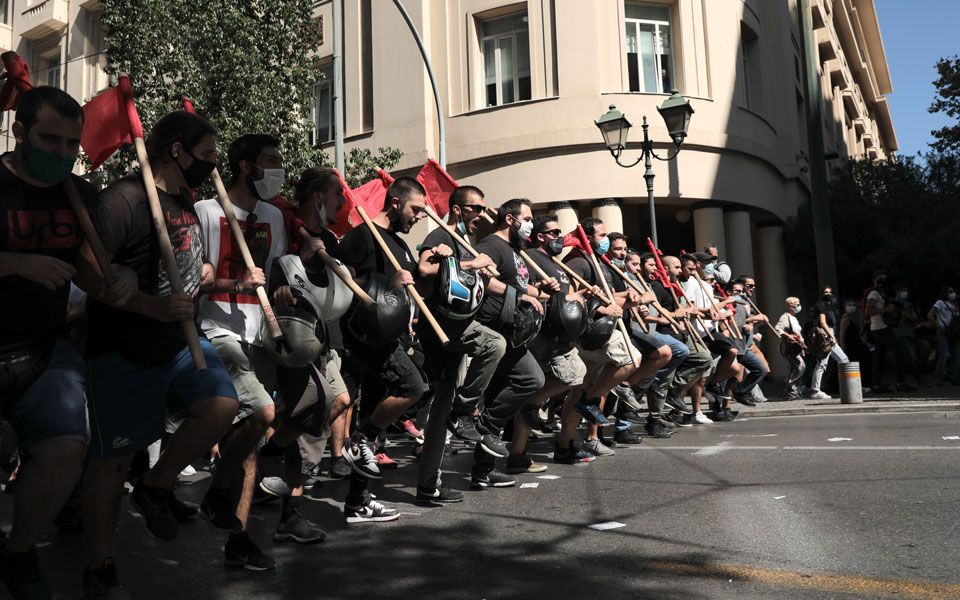 Ένταση στο πανεκπαιδευτικό συλλαλητήριο στην Αθήνα – Δύο προσαγωγές-3