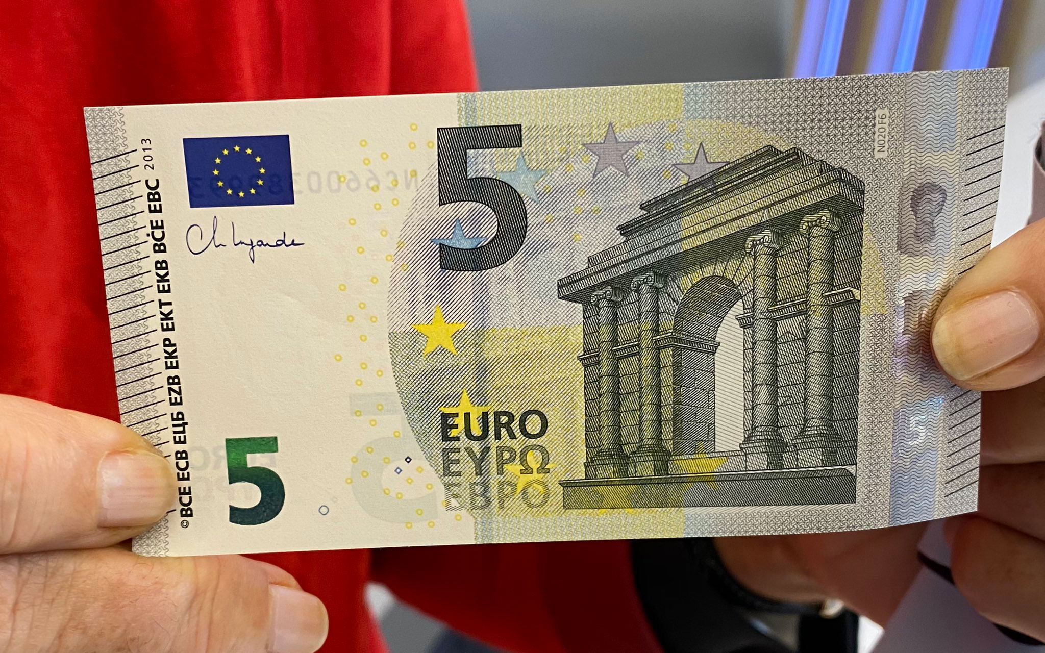 υπογεγραμμένα-από-τη-λαγκάρντ-τα-νέα-π-561123736