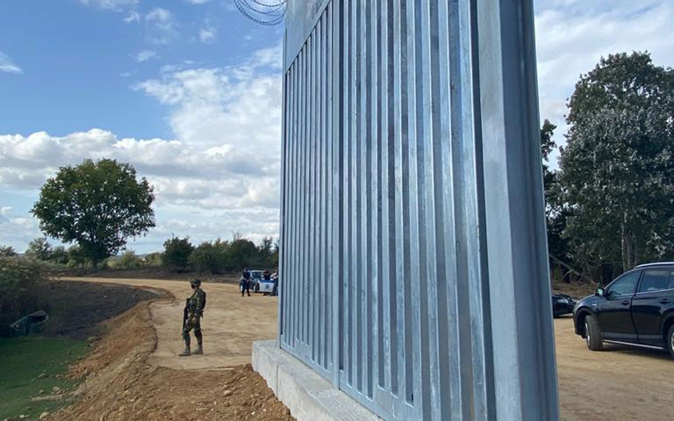 έβρος-τα-χαρακτηριστικά-του-φράχτη-561121606