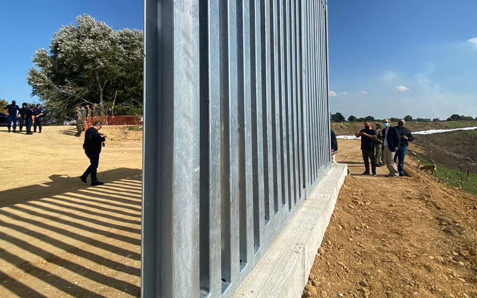 τα-χαρακτηριστικά-του-νέου-φράχτη-στο-561120892