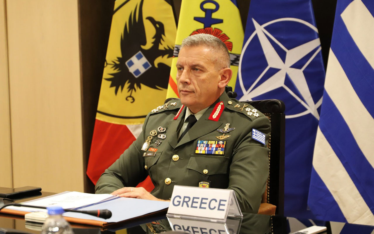 κων-φλώρος-οι-ένοπλες-δυνάμεις-εκπέμπ-561118624