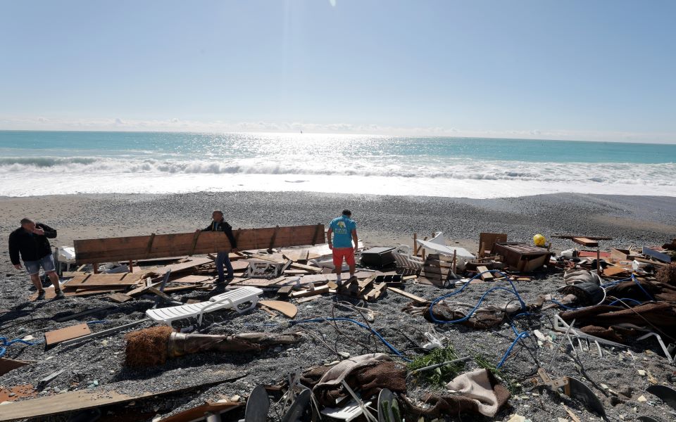 ένας-νεκρός-και-πολλοί-αγνοούμενοι-απ-561103390