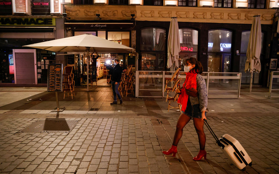 γαλλία-μείωση-των-κρουσμάτων-απότομη-561123166