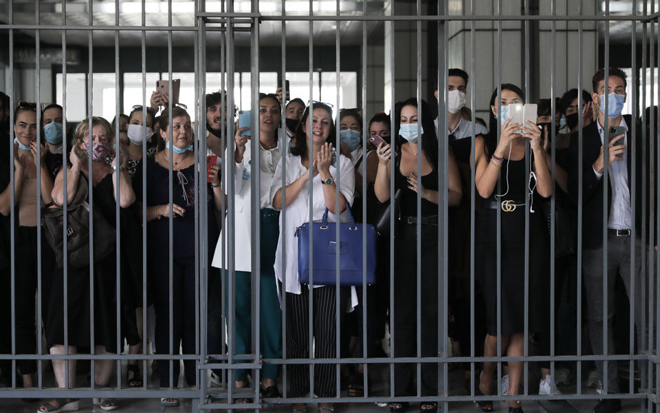 το-χρονικό-μιας-ιστορικής-ημέρας-εγκλ-561107992