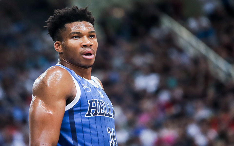 ο-γιάννης-αντετοκούνμπο-αναζητά-το-561135538