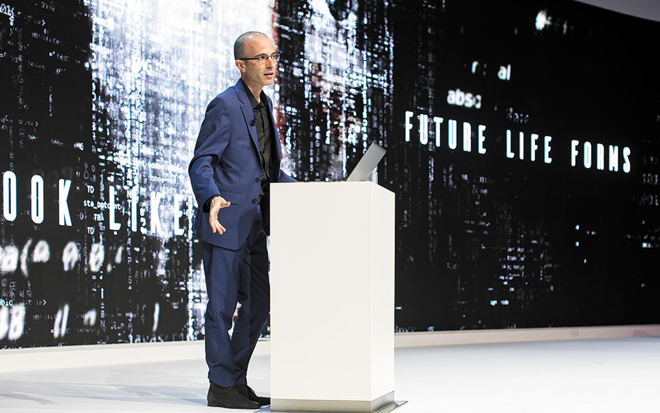 Γιουβάλ Νόα Χαράρι στην «Κ»: Οι πόλεμοι θα γίνονται με data-1