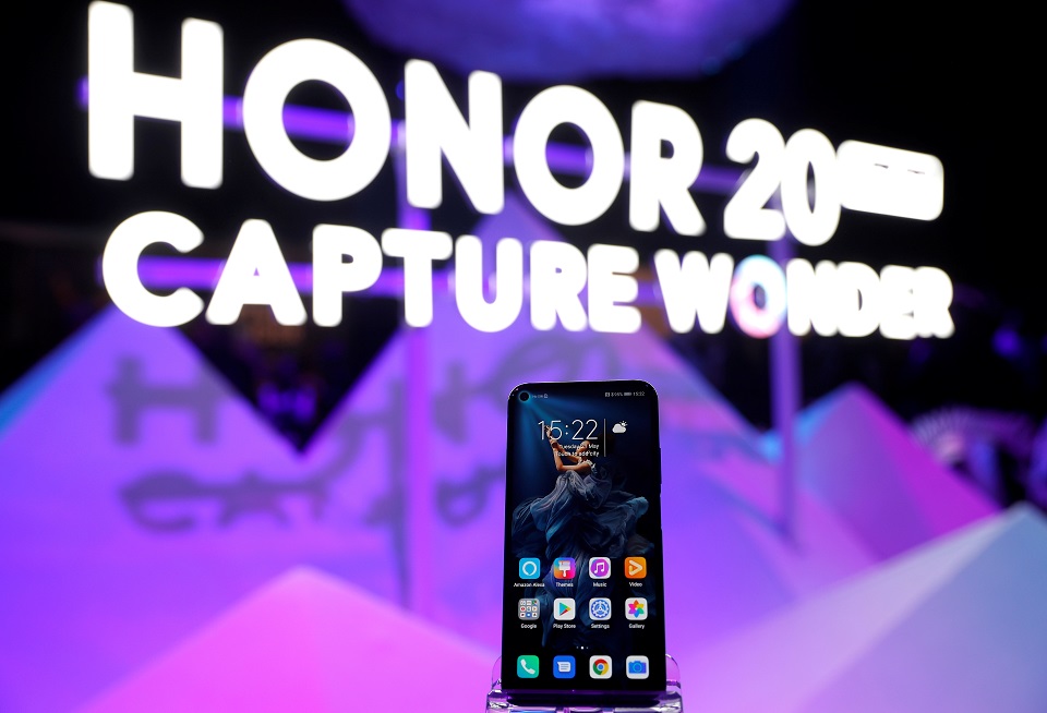 πωλητήριο-στην-honor-βάζει-η-huawei-561119800