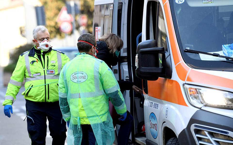 στα-ύψη-για-μία-ακόμη-ημέρα-τα-κρούσματ-561124576