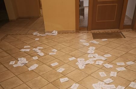 κουκουλοφόροι-έγραψαν-συνθήματα-και-561112696