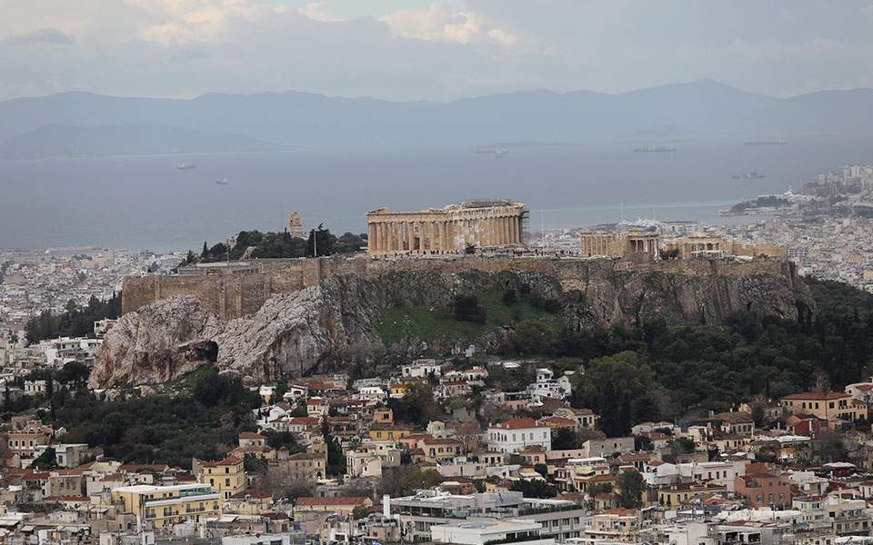 καιρός-στους-24-βαθμούς-το-θερμόμετρο-561136369