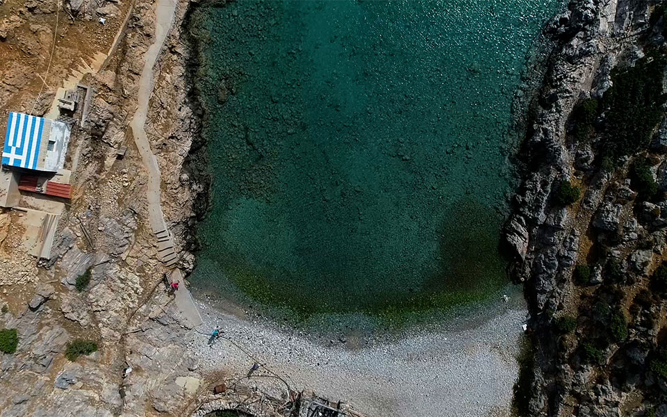 η-κυρά-του-βράχου-αποστολή-στην-κίναρο-561132508