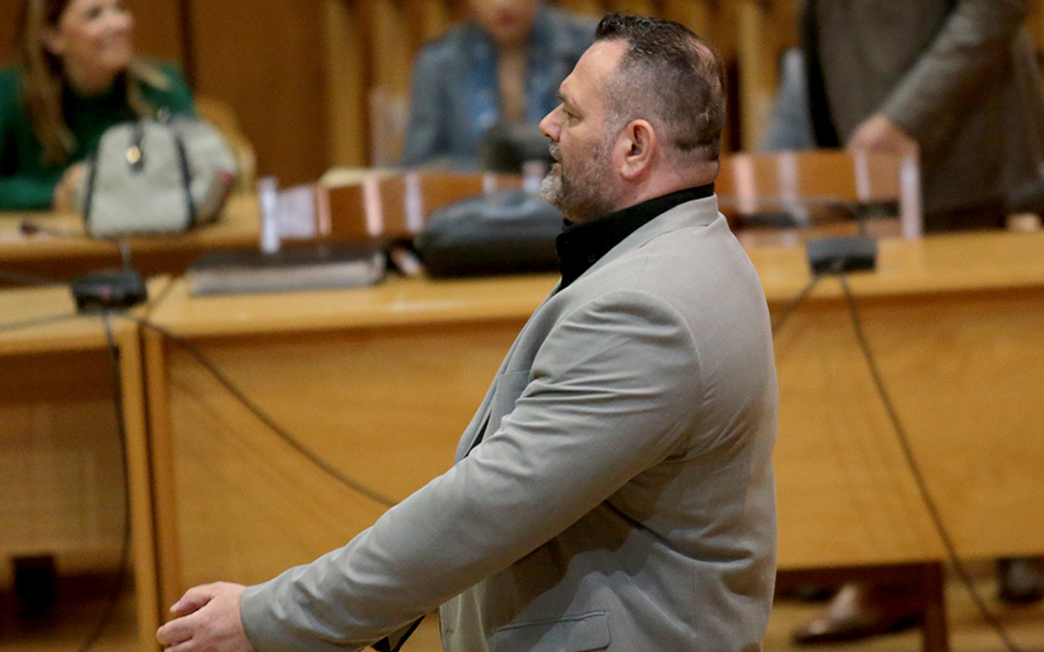 μακρά-και-σύνθετη-η-διαδικασία-για-την-561110056