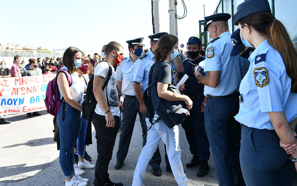 Μόλις 39 τα κατειλημμένα σχολεία στη χώρα – Συνάντηση Κεραμέως με μαθητές της Αττικής-1