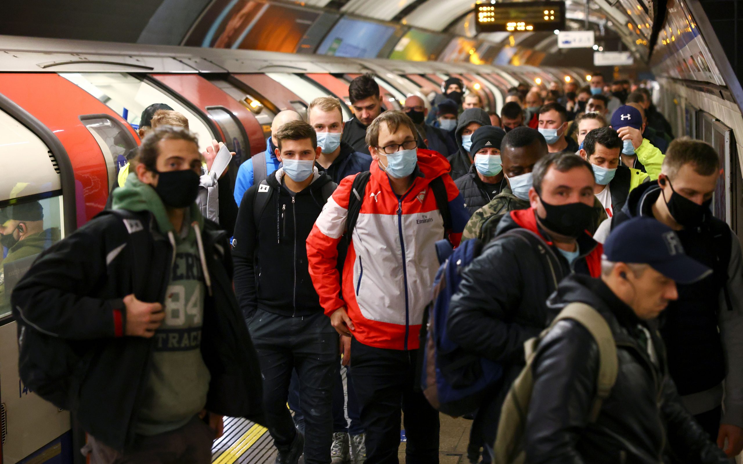 νέο-εθνικό-lockdown-εξετάζει-ο-μπόρις-τζόνσον-561137998