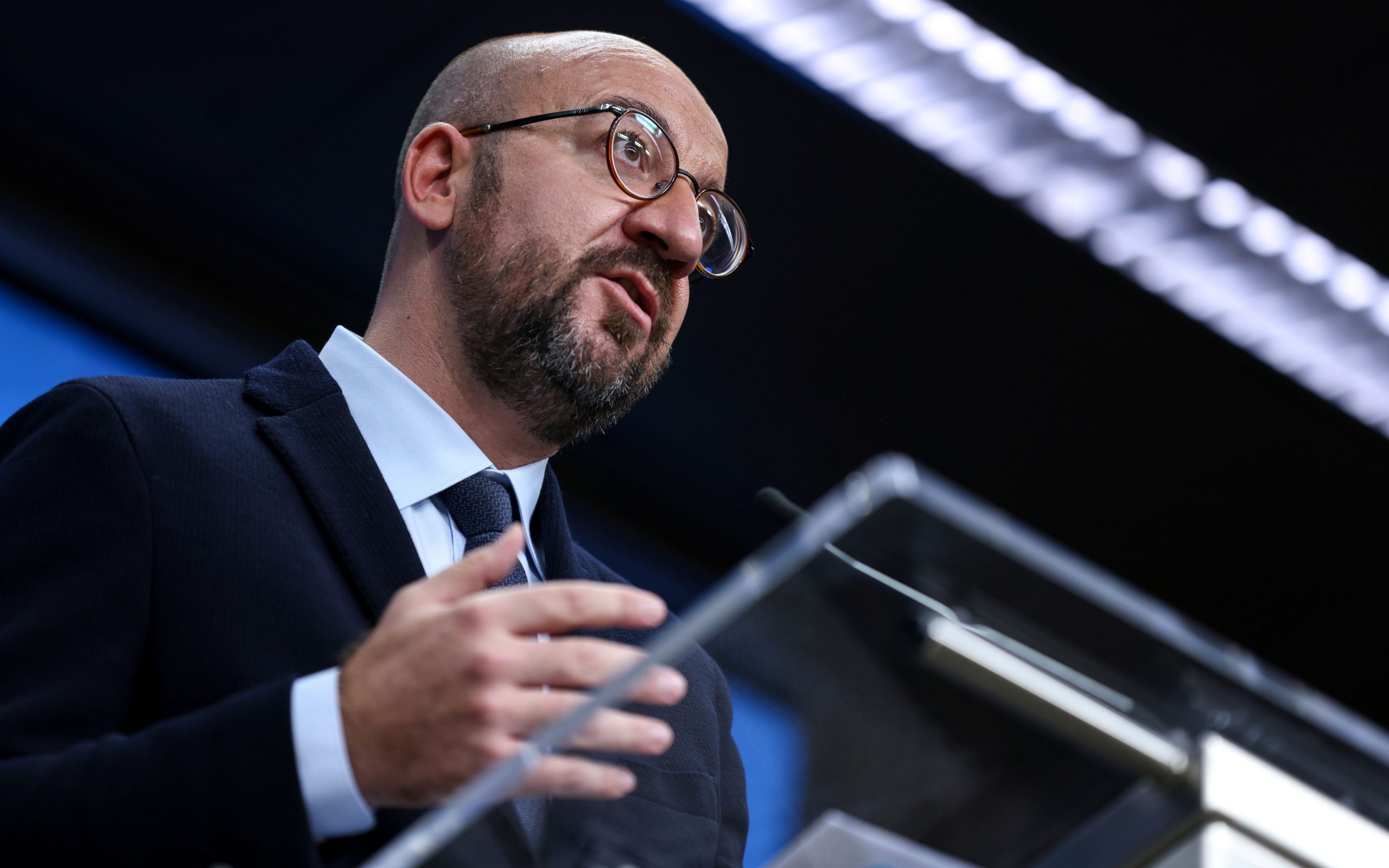 μισέλ-η-βρετανία-να-εφαρμόσει-τη-συμφω-561118666