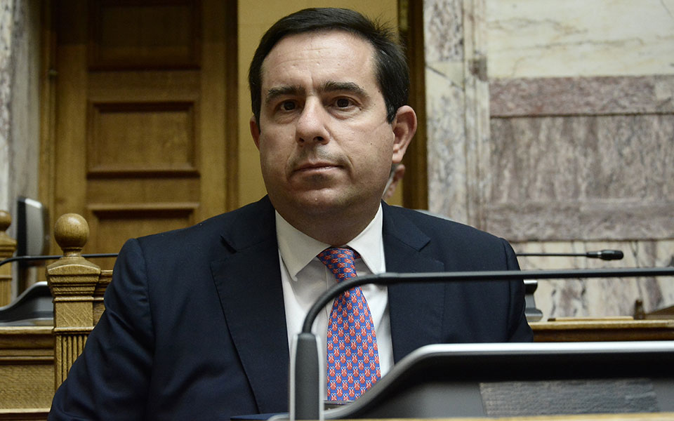 μηταράκης-σε-σκουρλέτη-χτυπάμε-τους-δ-561130477