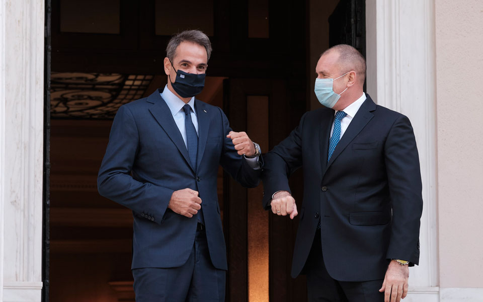 ο-κυρ-μητσοτάκης-ενημέρωσε-τον-βούλγα-561116482