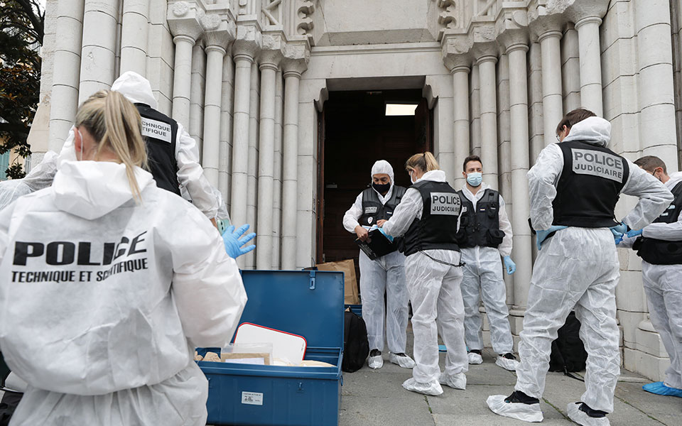 ο-τρόμος-επιστρέφει-στη-γαλλία-η-ευρ-561136237