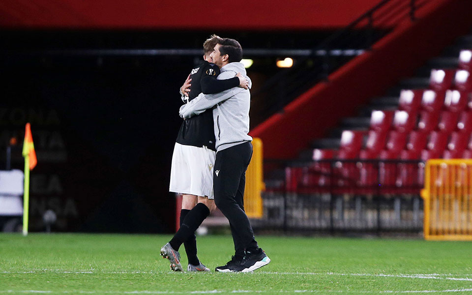 ζωντανός-για-την-πρόκριση-ο-παοκ-561136309