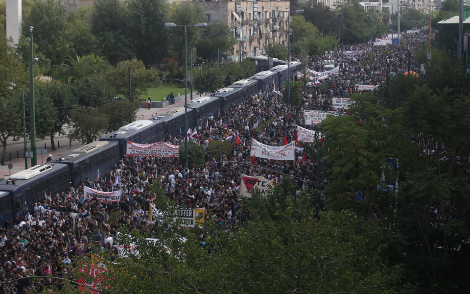 Δίκη Χρυσής Αυγής: Πανηγυρισμοί και επεισόδια μετά την δικαστική απόφαση-14