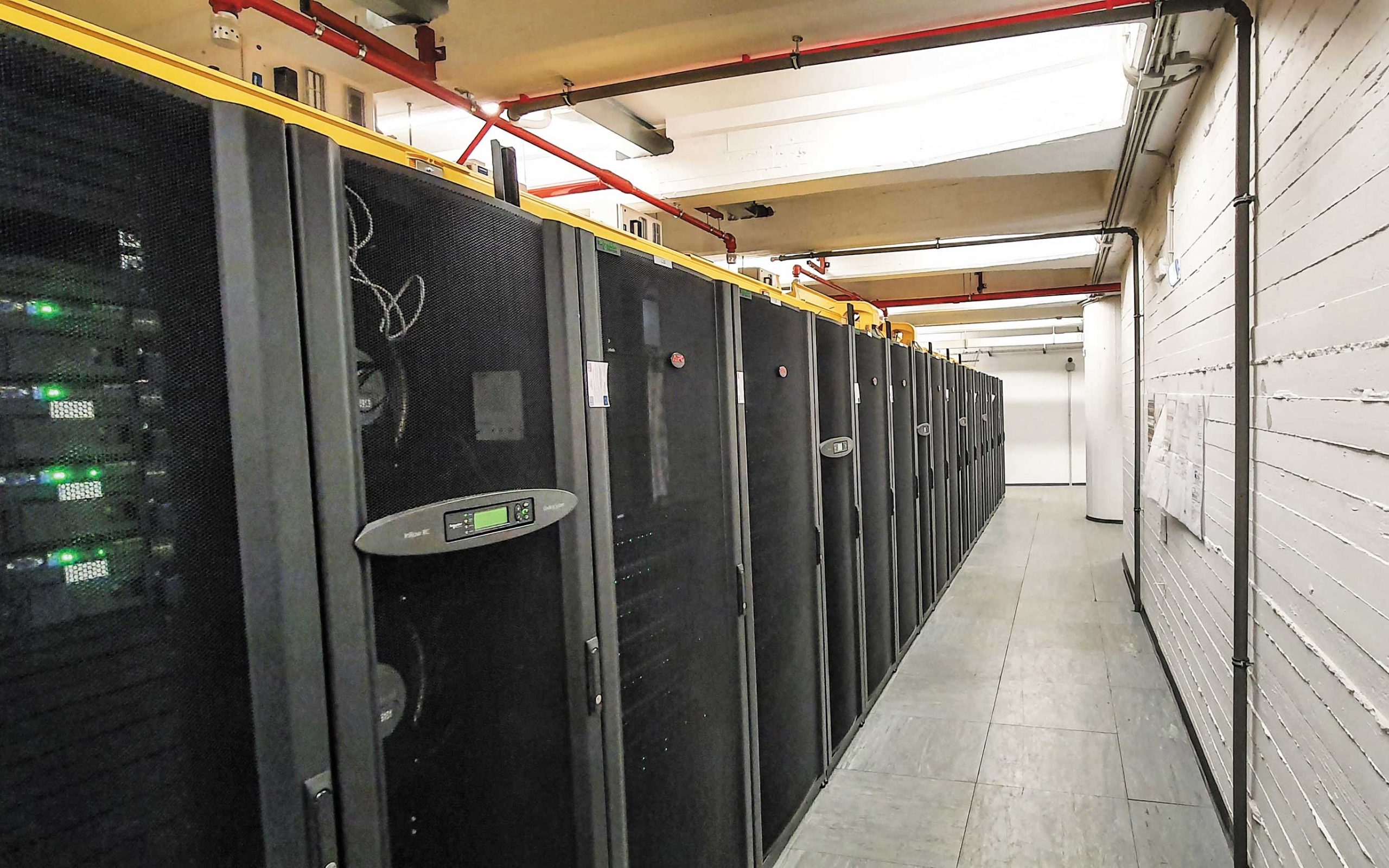 13-εκατ-συρταριέρες-εγγράφων-σε-ένα-υπ-561120724