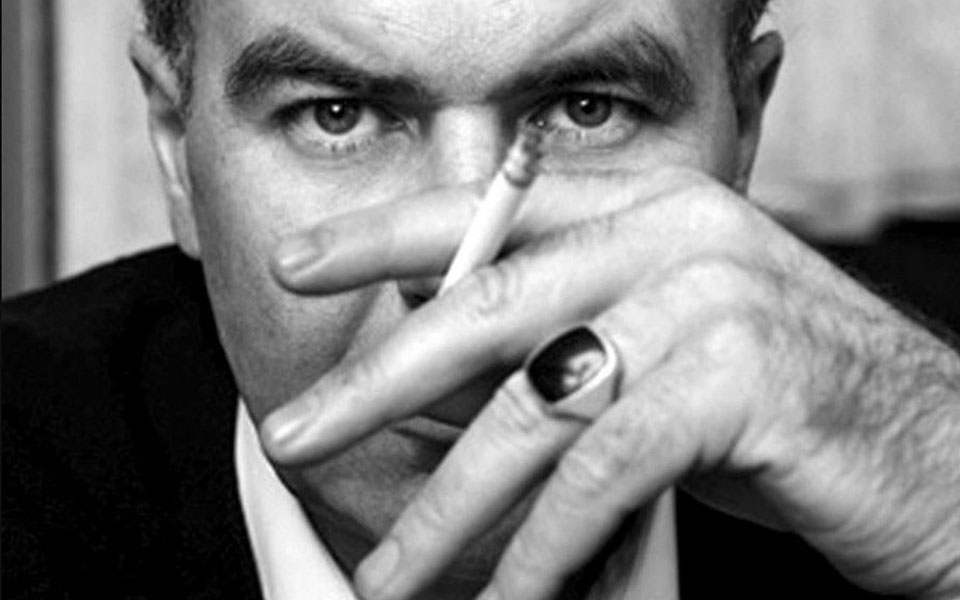 κάνω-να-σηκωθώ-το-σπίτι-γέρνει-561129649