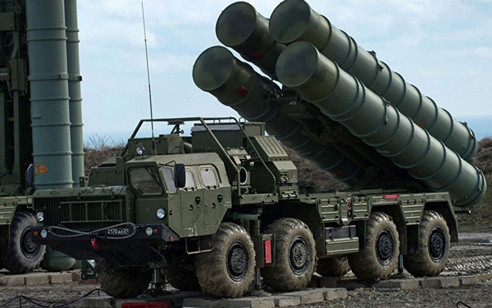 tass-τρεις-πύραυλοι-s-400-εκτοξεύθηκαν-από-τη-561119932