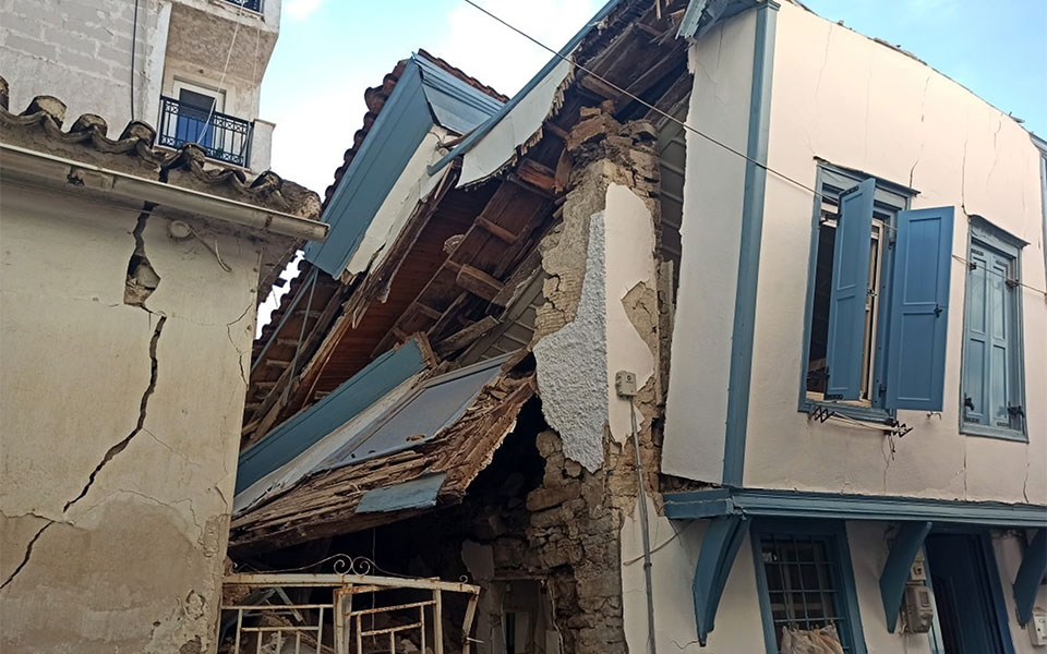 Η Σάμος μετρά τις πληγές της – Τραγωδία με δύο νεκρούς μαθητές-3