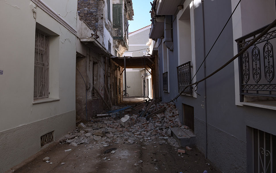 σάμος-περισσότερες-από-200-αυτοψίες-από-561139393