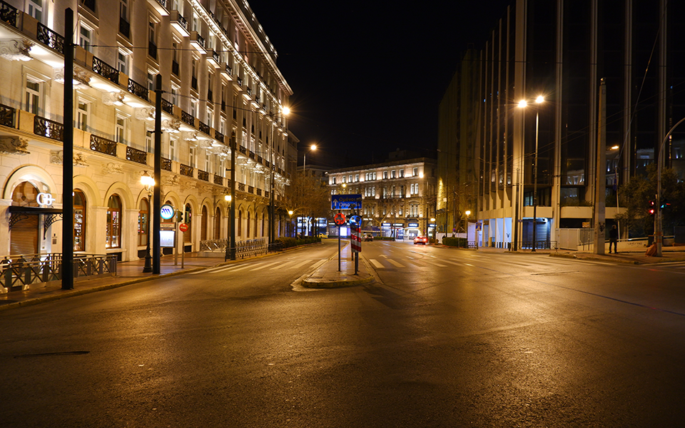 νυχτερινό-lockdown-έφερε-η-έκρηξη-κρουσμάτων-561128113