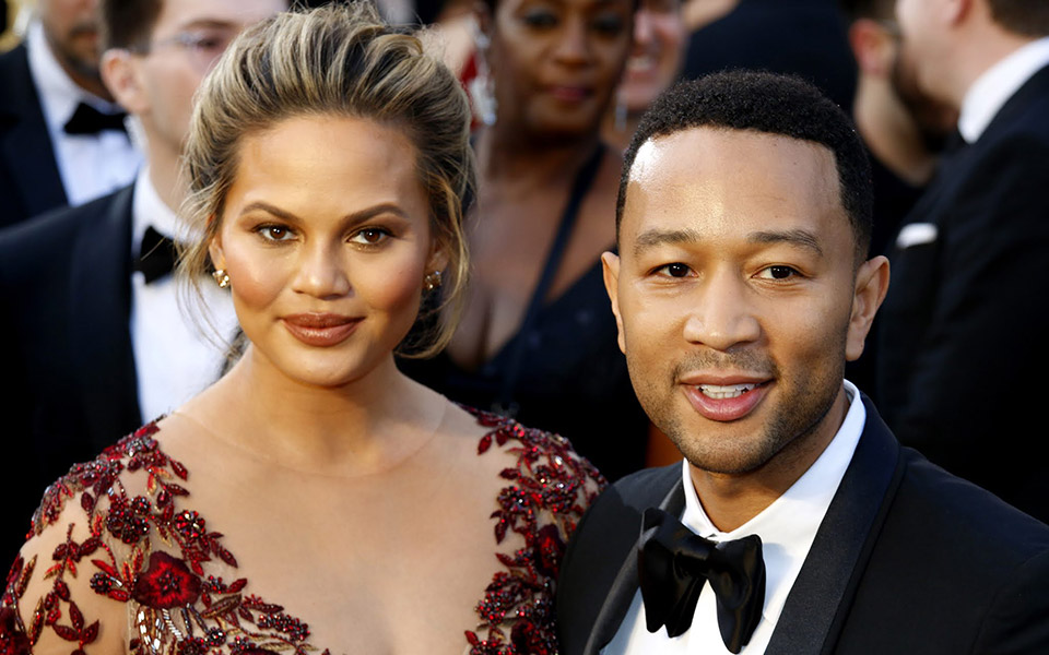 chrissy-teigen-to-συγκινητικό-μήνυμα-για-την-απώλει-561106375