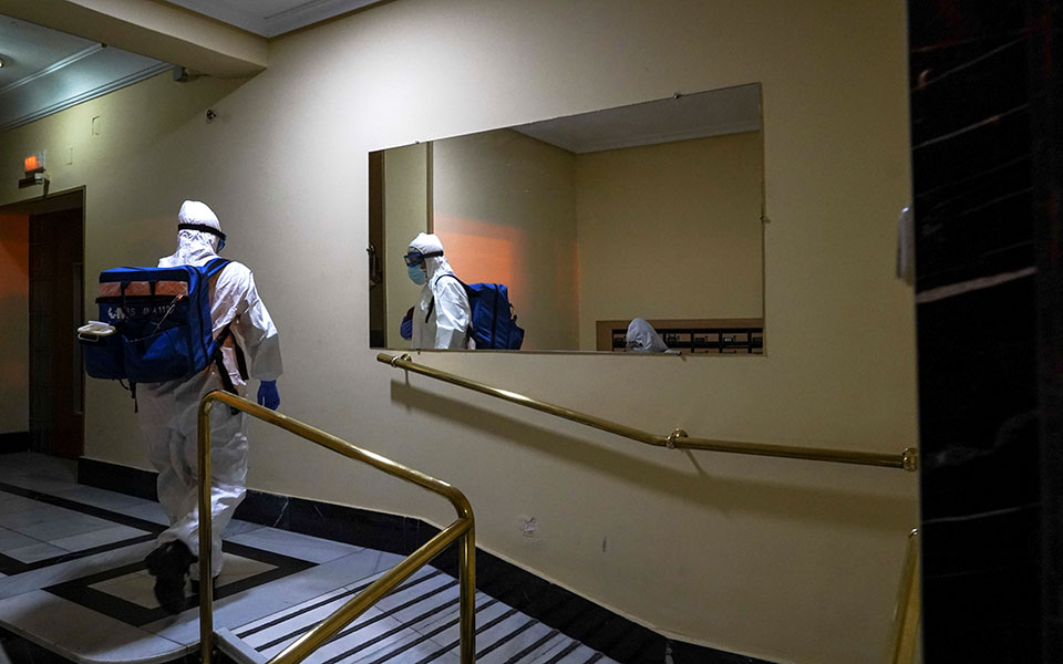 ισπανία-εκτός-ελέγχου-η-επιδημία-εξ-561127150