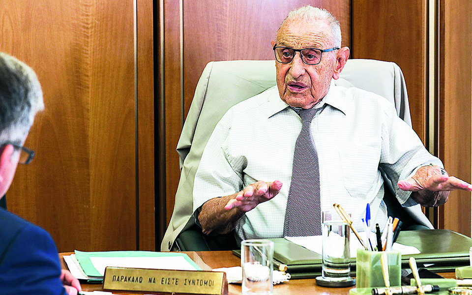 ενα-επιχειρηματικό-ταξίδι-75-ετών-561138862