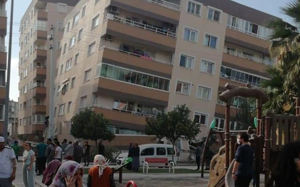 Τουρκία: 12 νεκροί και 419 τραυματίες από τον σεισμό (βίντεο)-1