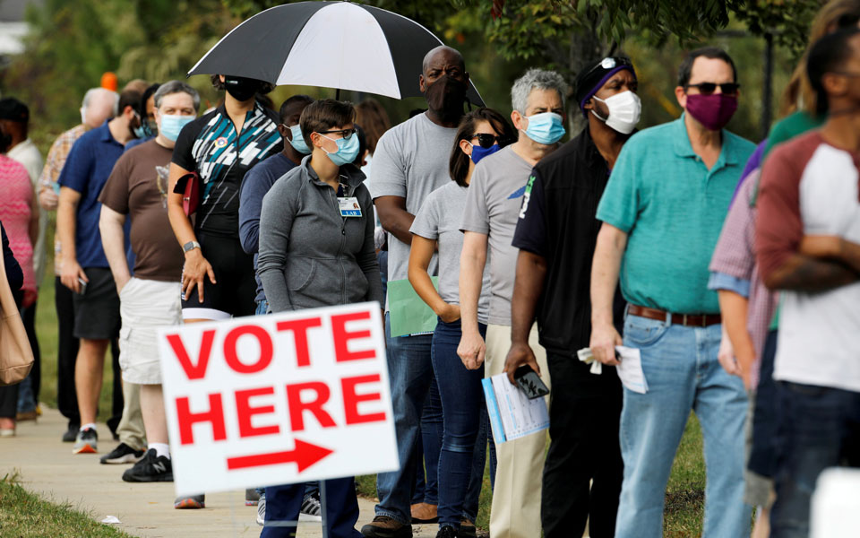 Ο Τραμπ χάνει τις πολιτείες που του είχαν δώσει τη νίκη-1